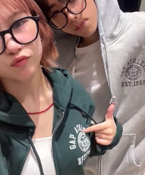 GAP（ギャップ）の「ヴィンテージソフト GAPアスレチックロゴ ジップアップパーカー(ユニセックス)（パーカー・メンズ・ブラック/グリーン/ライトグレー/ホワイト系その他・L/M/S/XS/XL）」の12枚目の写真