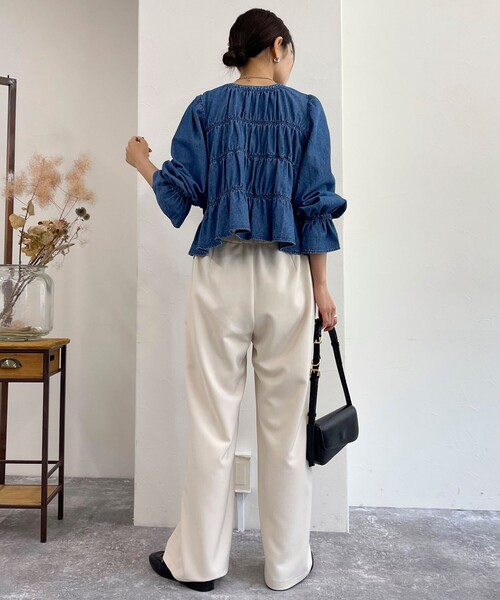 fredy emue(フレディエミュ)の「シャーリングリボンデニムシャツ(シャツ/ブラウス・レディース・サックスブルー/ブルー・38)」の6枚目の写真