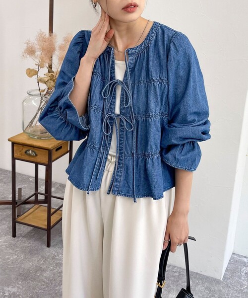 fredy emue(フレディエミュ)の「シャーリングリボンデニムシャツ(シャツ/ブラウス・レディース・サックスブルー/ブルー・38)」の10枚目の写真