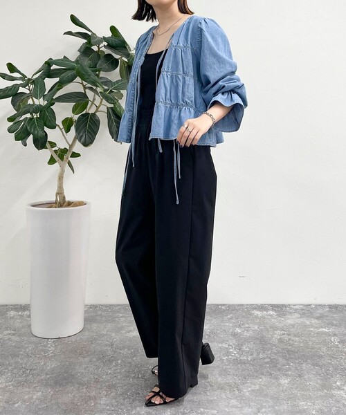 fredy emue(フレディエミュ)の「シャーリングリボンデニムシャツ(シャツ/ブラウス・レディース・サックスブルー/ブルー・38)」の19枚目の写真