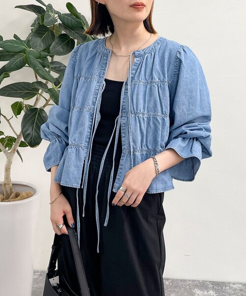 fredy emue(フレディエミュ)の「シャーリングリボンデニムシャツ(シャツ/ブラウス・レディース・サックスブルー/ブルー・38)」の22枚目の写真