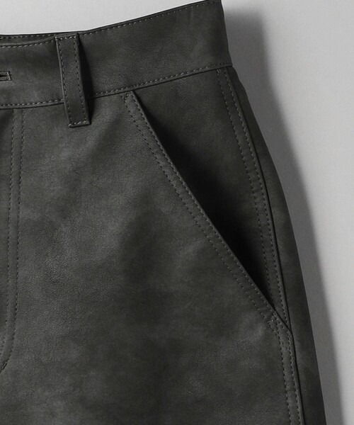 BEAUTY&YOUTH UNITED ARROWS(ビューティーアンドユースユナイテッドアローズ)の「レザーライク ハーフパンツ(その他パンツ・レディース・ブラック/ダークグレー・S/M)」の15枚目の写真
