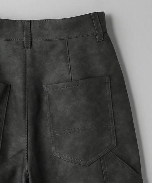 BEAUTY&YOUTH UNITED ARROWS(ビューティーアンドユースユナイテッドアローズ)の「レザーライク ハーフパンツ(その他パンツ・レディース・ブラック/ダークグレー・S/M)」の14枚目の写真