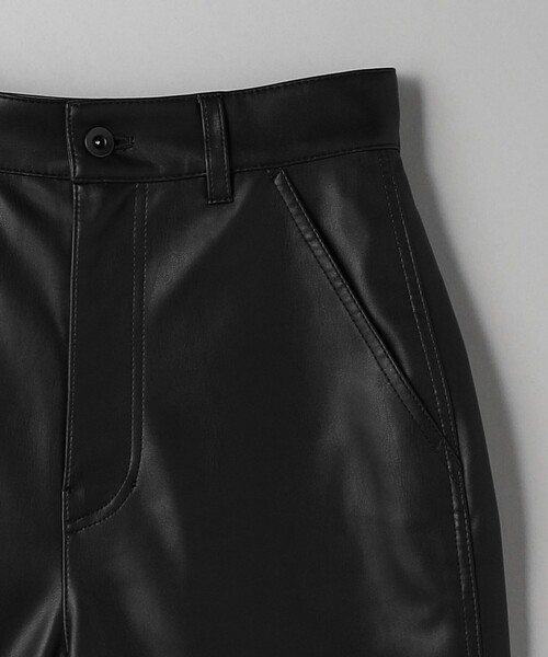 BEAUTY&YOUTH UNITED ARROWS(ビューティーアンドユースユナイテッドアローズ)の「レザーライク ハーフパンツ(その他パンツ・レディース・ブラック/ダークグレー・S/M)」の22枚目の写真