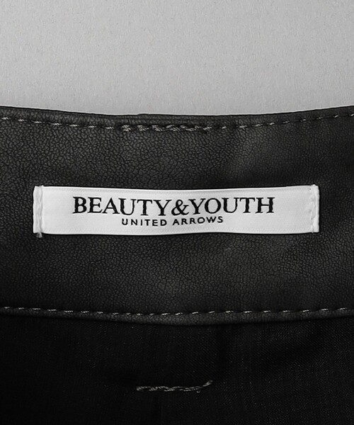 BEAUTY&YOUTH UNITED ARROWS(ビューティーアンドユースユナイテッドアローズ)の「レザーライク ハーフパンツ(その他パンツ・レディース・ブラック/ダークグレー・S/M)」の19枚目の写真
