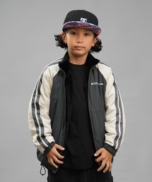 DC（ディーシー）の「DC/ディーシー 24 KD REVERSIBLE STAND JACKET24 キッズ リバーシブル スタンド ジャケット ジャケット スケートボード 親子コーデ リバーシブル　トラックジャケット　ボアフリースジャケット　アウトドア YJK244516（ナイロンジャケット・キッズ）」