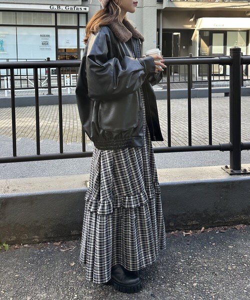 極美品　ワンダフルワールド　ファミリークマ✖️マーガレット被せティアードワンピース 極美品 ワンダフルワールド ファミリークマ✖️マーガレット被せ