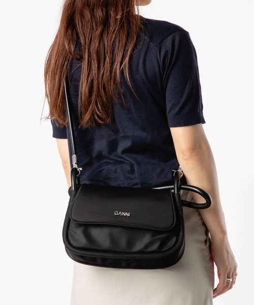 GANNI（ガニー）の「GANNI KNOT FLAP OVER ガニー ノット フラップ