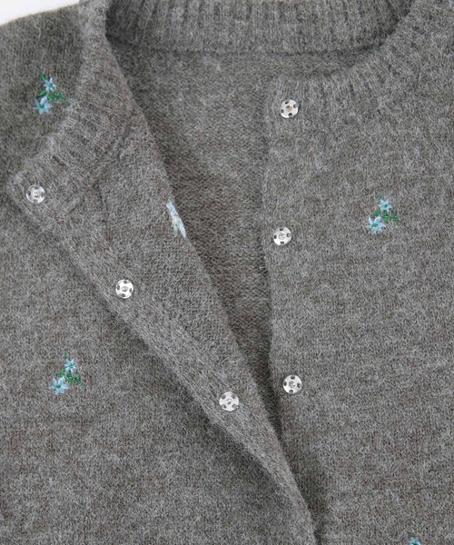 titivate（ティティベイト）の「アルパカタッチフラワー刺繍カーディガン（カーディガン/ボレロ・レディース・ネイビー/ブラック/チャコール/ブラウン・FREE）」の16枚目の写真