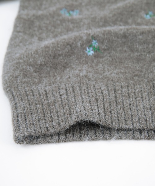 titivate（ティティベイト）の「アルパカタッチフラワー刺繍カーディガン（カーディガン/ボレロ・レディース・ネイビー/ブラック/チャコール/ブラウン・FREE）」の17枚目の写真