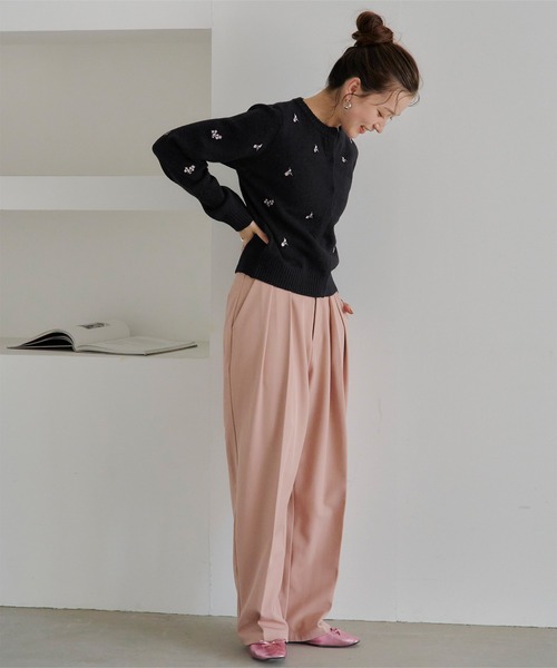 titivate（ティティベイト）の「アルパカタッチフラワー刺繍カーディガン（カーディガン/ボレロ・レディース・ネイビー/ブラック/チャコール/ブラウン・FREE）」の5枚目の写真