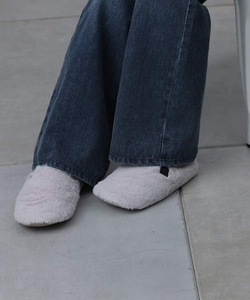 COLONY 2139(コロニートゥーワンスリーナイン)の「フェイクファールームシューズ(ルームシューズ/スリッパ・レディース・チャコールグレー/ライトグレー/ピンクベージュ/サックスブルー・FREE)」の9枚目の写真