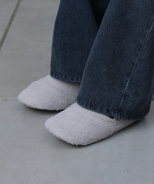 COLONY 2139(コロニートゥーワンスリーナイン)の「フェイクファールームシューズ(ルームシューズ/スリッパ・レディース・チャコールグレー/ライトグレー/ピンクベージュ/サックスブルー・FREE)」の10枚目の写真