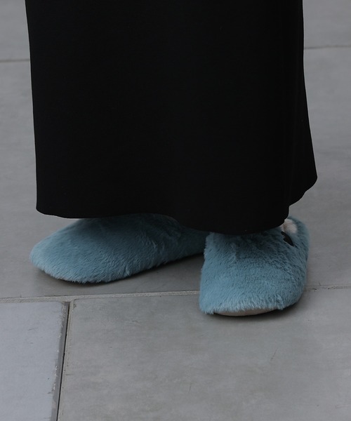 COLONY 2139(コロニートゥーワンスリーナイン)の「フェイクファールームシューズ(ルームシューズ/スリッパ・レディース・チャコールグレー/ライトグレー/ピンクベージュ/サックスブルー・FREE)」の13枚目の写真