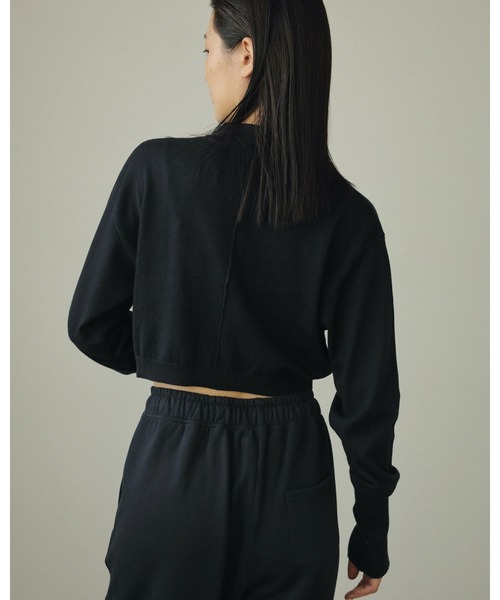 anuke(アンヌーク)の「Short Knit Cardigan(カーディガン/ボレロ・レディース・チャコールグレー/ネイビー・FREE)」の7枚目の写真