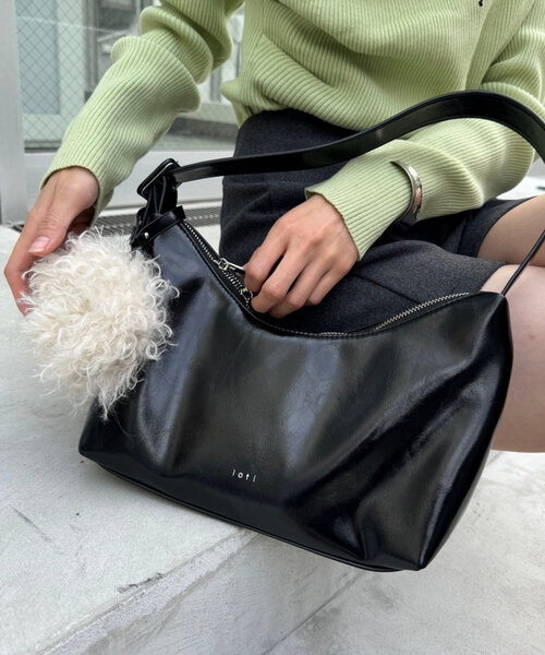 loti（ロティ）の「loti ファーポーチ付きホーボーBAG（トートバッグ・レディース・ボルドー/ブラウン/シルバー/ブラック・ONE SIZE）」の10枚目の写真
