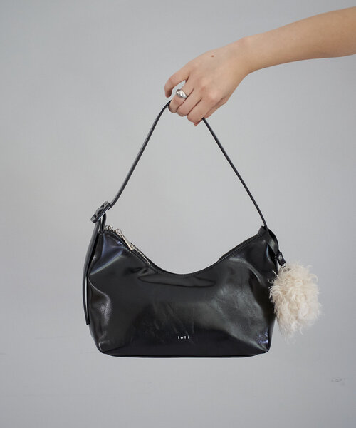 loti（ロティ）の「loti ファーポーチ付きホーボーBAG（トートバッグ・レディース・ボルドー/ブラウン/シルバー/ブラック・ONE SIZE）」の12枚目の写真