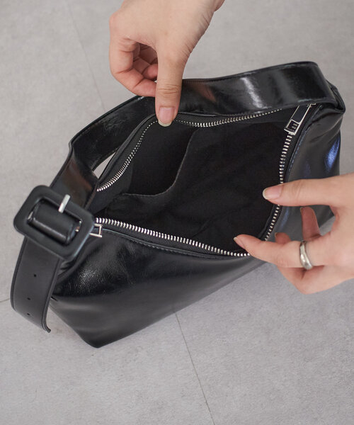 loti（ロティ）の「loti ファーポーチ付きホーボーBAG（トートバッグ・レディース・ボルドー/ブラウン/シルバー/ブラック・ONE SIZE）」の15枚目の写真