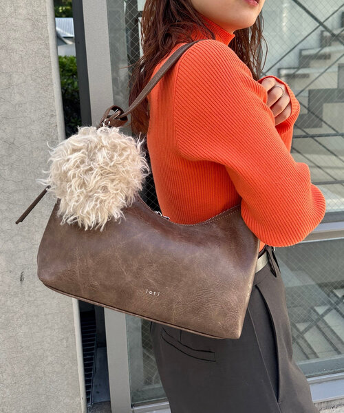 loti（ロティ）の「loti ファーポーチ付きホーボーBAG（トートバッグ・レディース・ボルドー/ブラウン/シルバー/ブラック・ONE SIZE）」の18枚目の写真