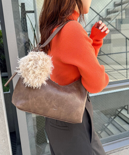 loti（ロティ）の「loti ファーポーチ付きホーボーBAG（トートバッグ・レディース・ボルドー/ブラウン/シルバー/ブラック・ONE SIZE）」の19枚目の写真