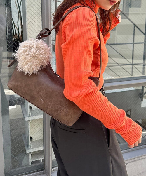 loti（ロティ）の「loti ファーポーチ付きホーボーBAG（トートバッグ・レディース・ボルドー/ブラウン/シルバー/ブラック・ONE SIZE）」の20枚目の写真