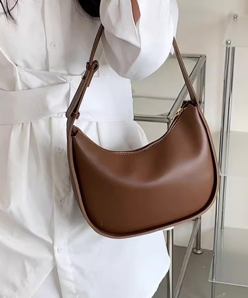 Teem Store(チームストア)の「ハーフムーン2WAYミニバッグ(ショルダーバッグ・レディース・ブラウン/ブラック・F)」の11枚目の写真