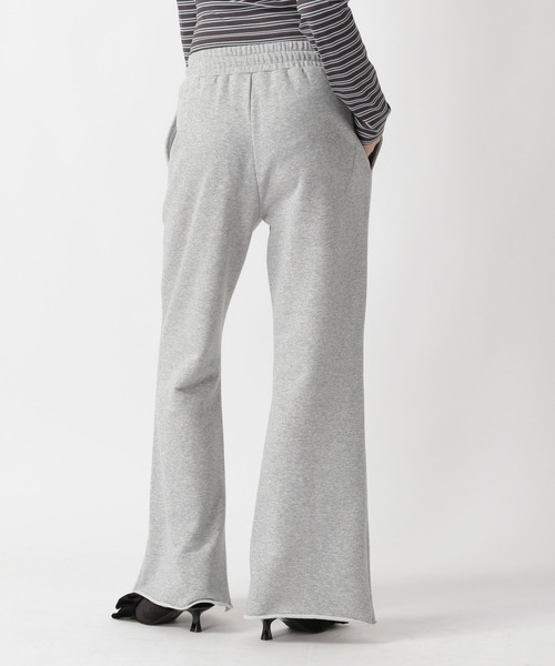 FOREVER 21（フォーエバー トゥエンティーワン）の「【2025SS】スプレー加工スウェットフレアパンツ（スウェットパンツ・レディース・グレー/ブラック・SMALL/MEDIUM）」の21枚目の写真
