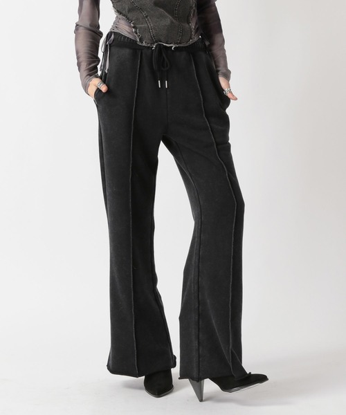 FOREVER 21（フォーエバー トゥエンティーワン）の「【2025SS】スプレー加工スウェットフレアパンツ（スウェットパンツ・レディース・グレー/ブラック・SMALL/MEDIUM）」の14枚目の写真