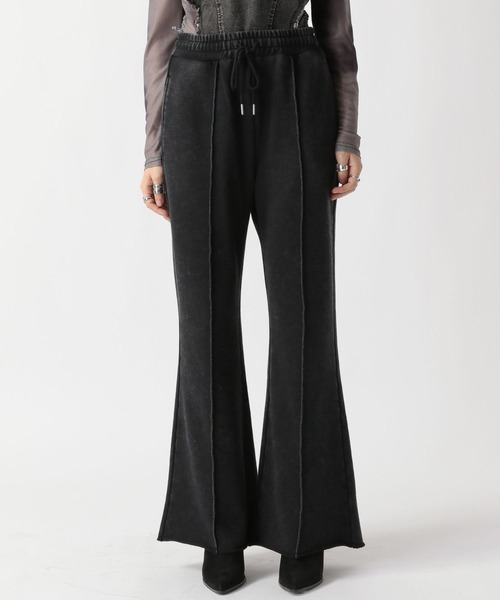 FOREVER 21（フォーエバー トゥエンティーワン）の「【2025SS】スプレー加工スウェットフレアパンツ（スウェットパンツ・レディース・グレー/ブラック・SMALL/MEDIUM）」の9枚目の写真