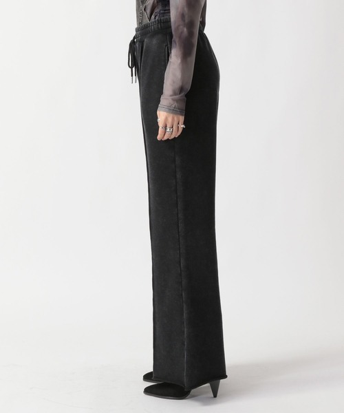 FOREVER 21（フォーエバー トゥエンティーワン）の「【2025SS】スプレー加工スウェットフレアパンツ（スウェットパンツ・レディース・グレー/ブラック・SMALL/MEDIUM）」の8枚目の写真