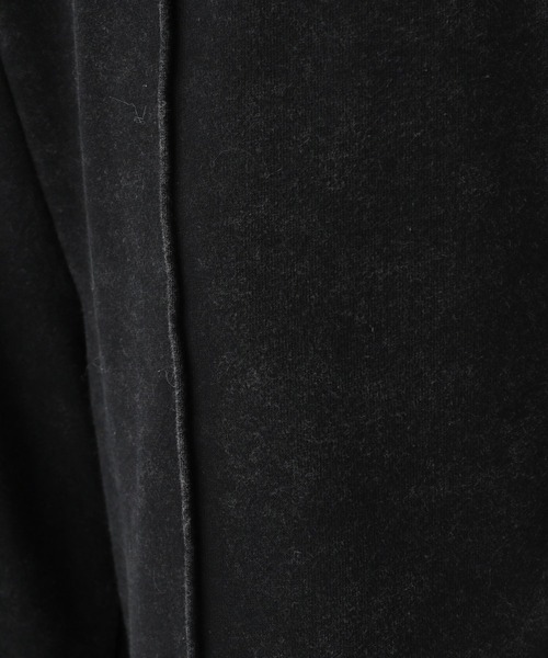 FOREVER 21（フォーエバー トゥエンティーワン）の「【2025SS】スプレー加工スウェットフレアパンツ（スウェットパンツ・レディース・グレー/ブラック・SMALL/MEDIUM）」の4枚目の写真