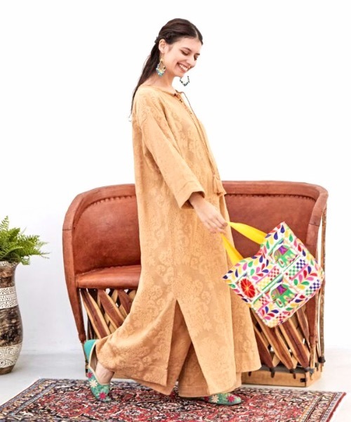 チャイハネ(チャイハネ)の「【チャイハネ】ミラルトートバッグ(トートバッグ・レディース・ホワイト/ブラック・FREE)」の3枚目の写真