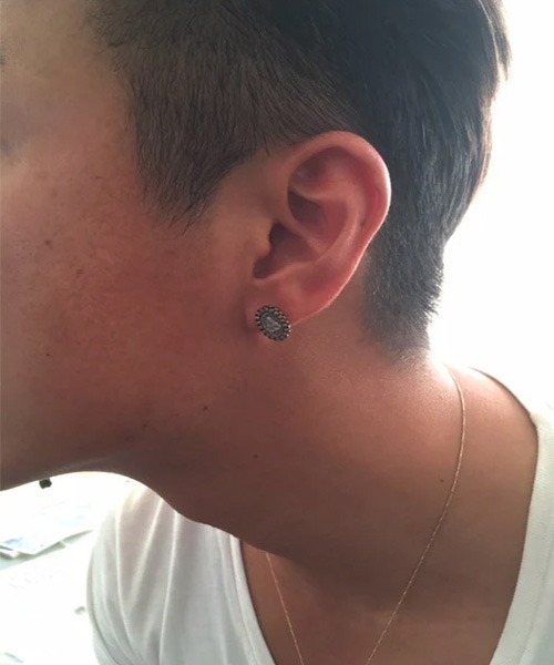 amp japan（アンプジャパン）の「MEDAILLE MIRACULUSE pierce Type-1（ピアス（片耳用）・メンズ・シルバー・FREE）」の2枚目の写真