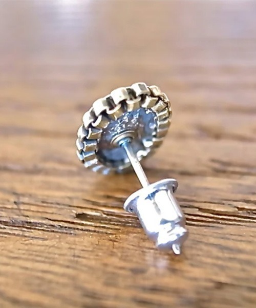 amp japan（アンプジャパン）の「MEDAILLE MIRACULUSE pierce Type-1（ピアス（片耳用）・メンズ・シルバー・FREE）」の3枚目の写真