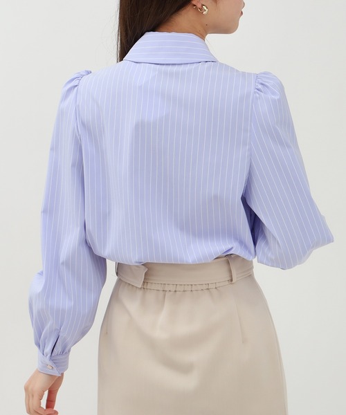 ASTORIA ODIER（アストリアオディール）の「とろみフリルストライプブラウス（シャツ/ブラウス・レディース・サックスブルー/ライトグレー・SMALL/MEDIUM/LARGE）」の5枚目の写真