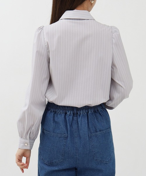 ASTORIA ODIER（アストリアオディール）の「とろみフリルストライプブラウス（シャツ/ブラウス・レディース・サックスブルー/ライトグレー・SMALL/MEDIUM/LARGE）」の10枚目の写真