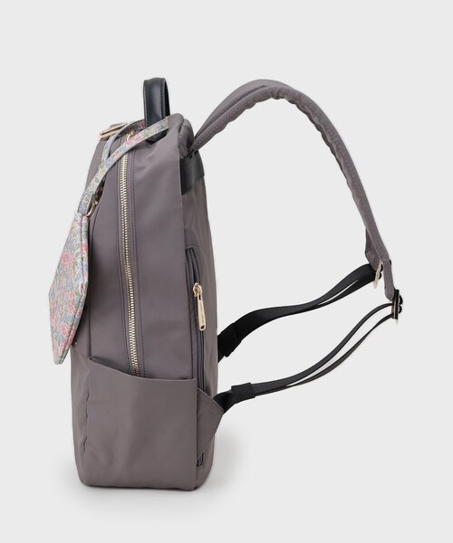 LAURA ASHLEY(ローラアシュレイ)の「【4L収納/クッションポケット/ポーチ付き】多機能バックパック(バックパック/リュック・レディース・ベージュ/ブラック/グレー・00)」の11枚目の写真