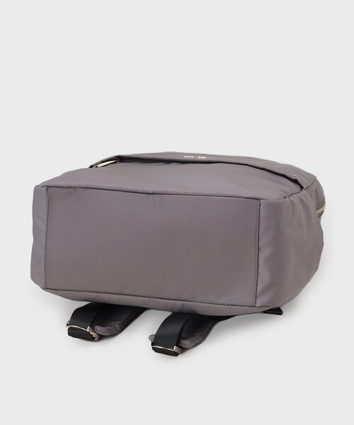 LAURA ASHLEY(ローラアシュレイ)の「【4L収納/クッションポケット/ポーチ付き】多機能バックパック(バックパック/リュック・レディース・ベージュ/ブラック/グレー・00)」の13枚目の写真