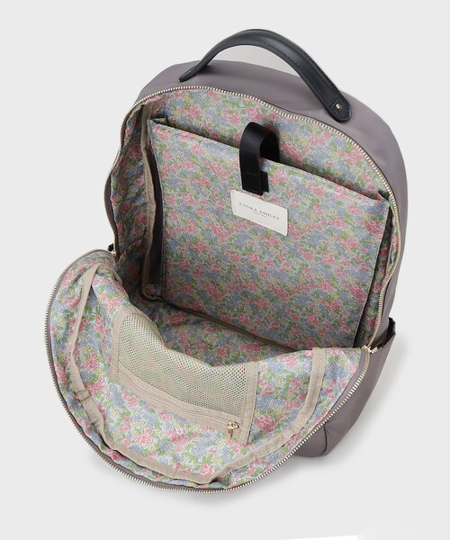 LAURA ASHLEY(ローラアシュレイ)の「【4L収納/クッションポケット/ポーチ付き】多機能バックパック(バックパック/リュック・レディース・ベージュ/ブラック/グレー・00)」の16枚目の写真