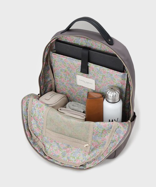 LAURA ASHLEY(ローラアシュレイ)の「【4L収納/クッションポケット/ポーチ付き】多機能バックパック(バックパック/リュック・レディース・ベージュ/ブラック/グレー・00)」の17枚目の写真