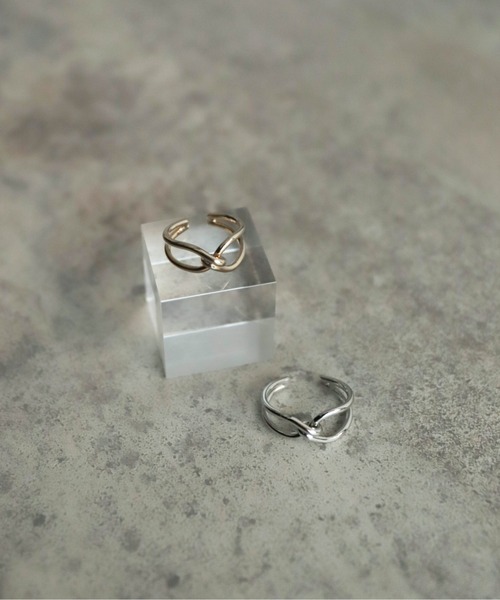 rapiecage（ラピエサージュ）の「ラインクロスリング（リング・レディース・シルバー/ゴールド・FREE）」の9枚目の写真