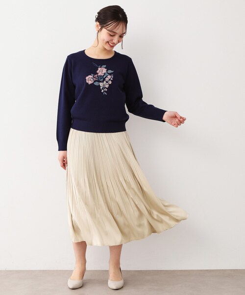 LAURA ASHLEY(ローラアシュレイ)の「【人気デザインカラー追加!】サテン消しプリーツスカート(スカート・レディース・ライトグレー/ネイビー・38/40)」の10枚目の写真