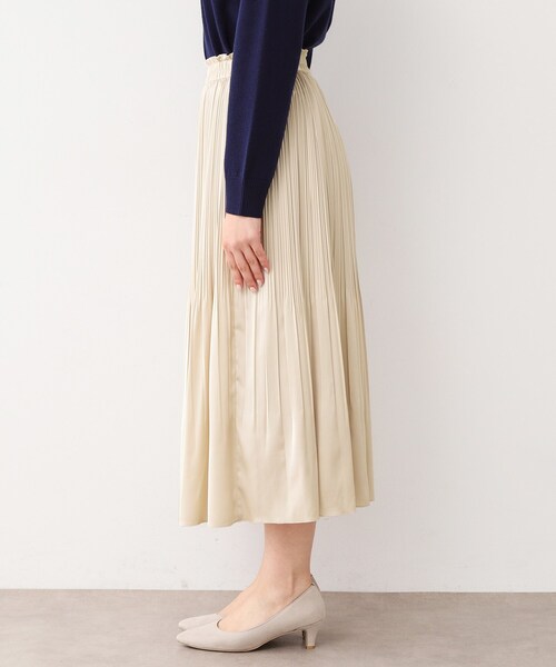 LAURA ASHLEY(ローラアシュレイ)の「【人気デザインカラー追加!】サテン消しプリーツスカート(スカート・レディース・ライトグレー/ネイビー・38/40)」の6枚目の写真
