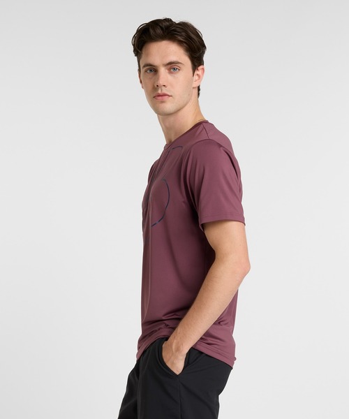 NEW BALANCE(ニューバランス)の「Flying NB パフォーマンスショートスリーブTシャツ(Tシャツ/カットソー・メンズ・パープル/ブラック/グレー・SMALL/XX-LARGE/X-LARGE/LARGE/MEDIUM)」の4枚目の写真