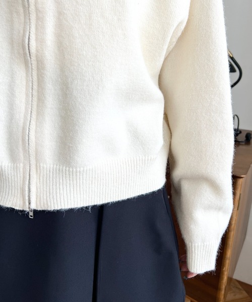 moment+（モーメントプラス）の「ボリュームファーフードジップアップ