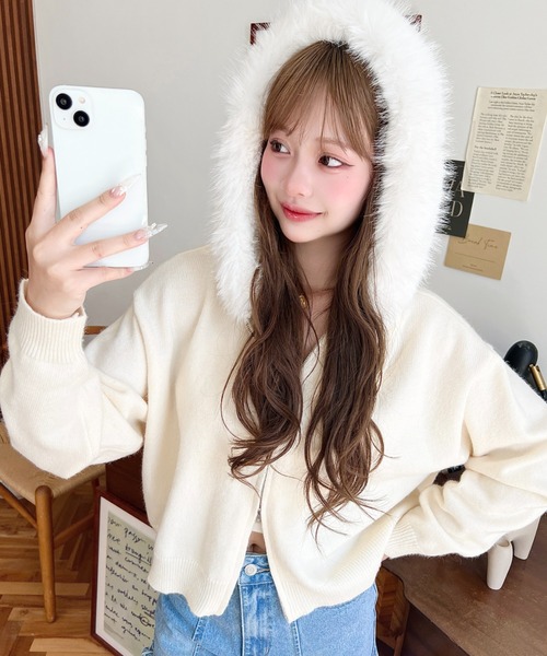 moment+（モーメントプラス）の「ボリュームファーフードジップアップ