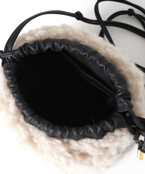 VIOLAd'ORO(ヴィオラドーロ)の「ラム風エコファーminiショルダーBAG【VIOLAd’ORO/ヴィオラドーロ】(ショルダーバッグ・レディース・ライトグリーン/グレー・フリー)」の17枚目の写真