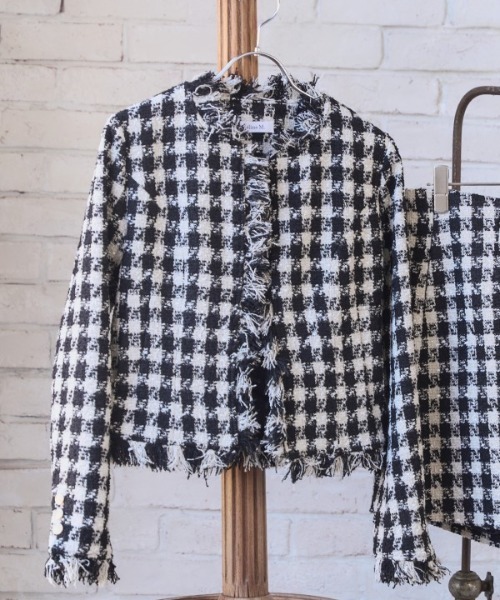 Meline M(メリンエム)の「Fringe Tweed Jacket フリンジツイードジャケット(ノーカラーコート・レディース・ブラック×ホワイト/ホワイト系その他・FREE)」の22枚目の写真