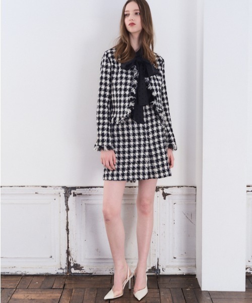 Meline M(メリンエム)の「Fringe Tweed Jacket フリンジツイードジャケット(ノーカラーコート・レディース・ブラック×ホワイト/ホワイト系その他・FREE)」の8枚目の写真