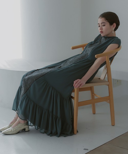 Callarus(カラルス)の「フロント刺繍切替デザインワンピースドレス〔Callarus〕(ドレス・レディース・グリーン系/ブラック・S/L/LL/M)」の3枚目の写真